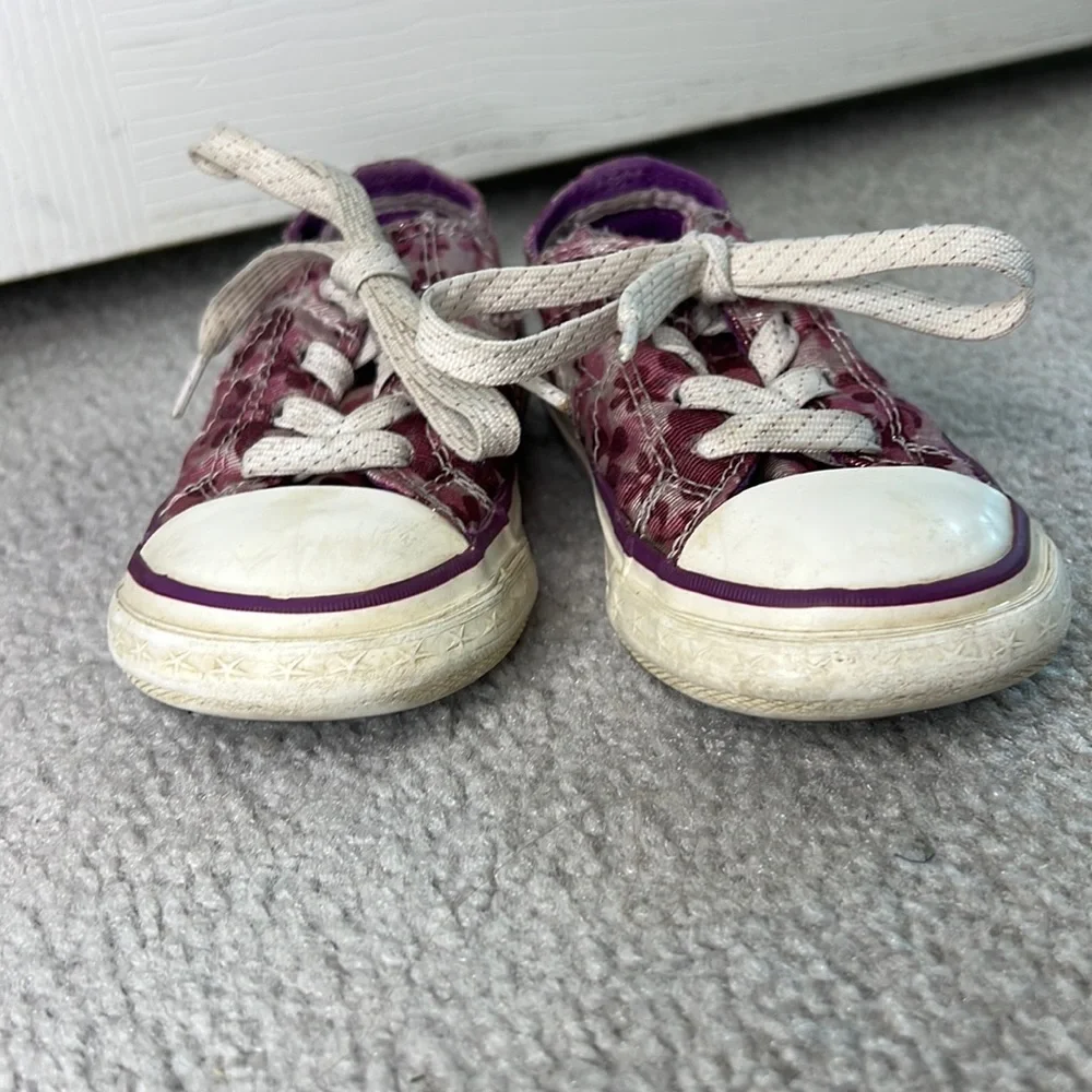 Converse One Star Purple Flower Tie Low Tops, Size 6